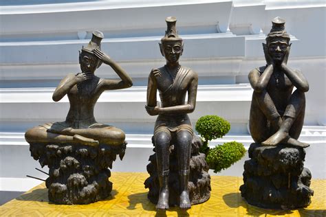 The Dancing Deities - An Ode to Joy and Harmony in Ancient Thai Sculpture!