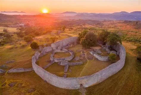 “The Great Enclosure” – An Architectural Triumph and Symbolic Enigma From Zimbabwe